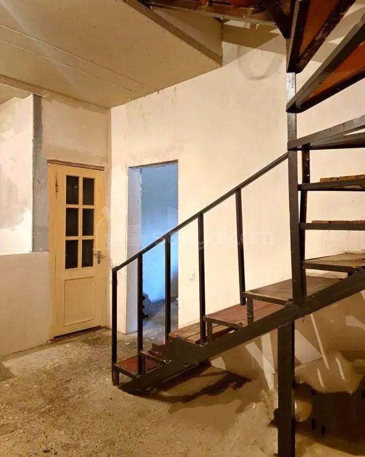 5 Սենյականոց Սեփական Տուն, 210քմ, Կոսմետիկ Վերանորոգված, Ավտոտնակով