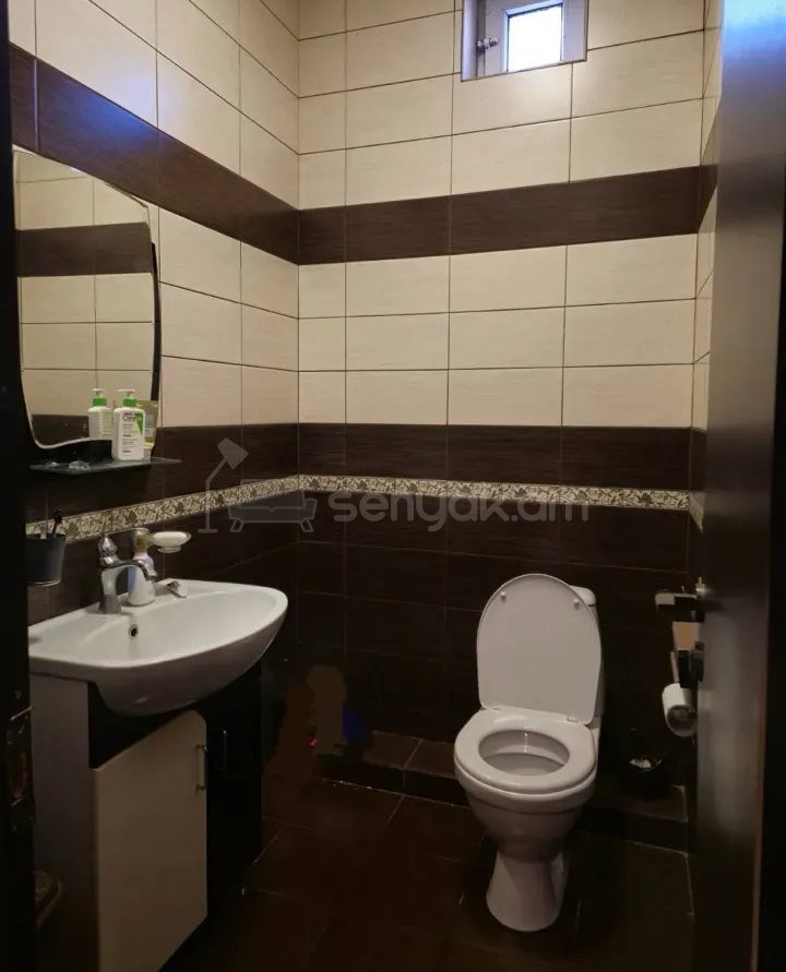 5 Սենյականոց Սեփական Տուն, 210քմ, Կոսմետիկ Վերանորոգված, Ավտոտնակով