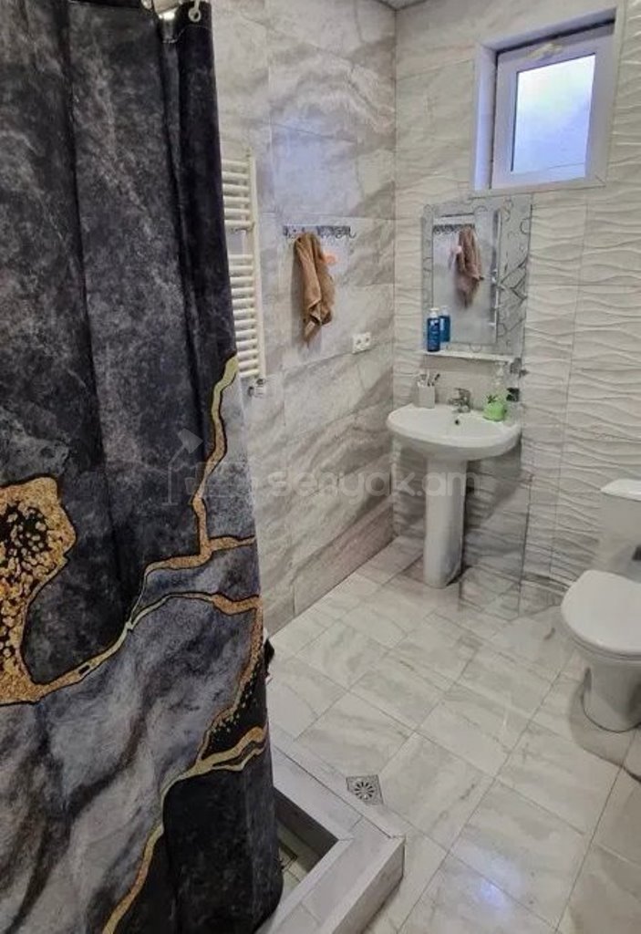 6 Սենյականոց Սեփական Տուն, 250քմ, Կապիտալ Վերանորոգված