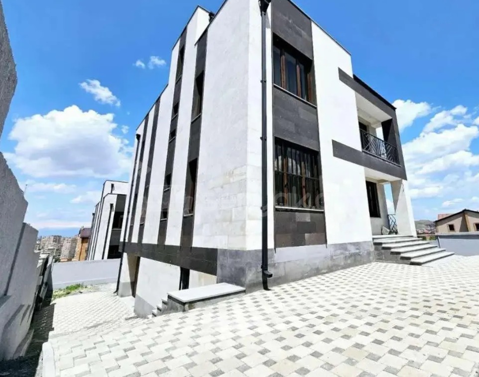 6 Սենյականոց Շքեղ Առանձնատուն, 441քմ