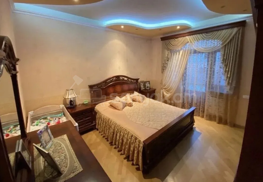 8 Սենյականոց Շքեղ Առանձնատուն, 950քմ