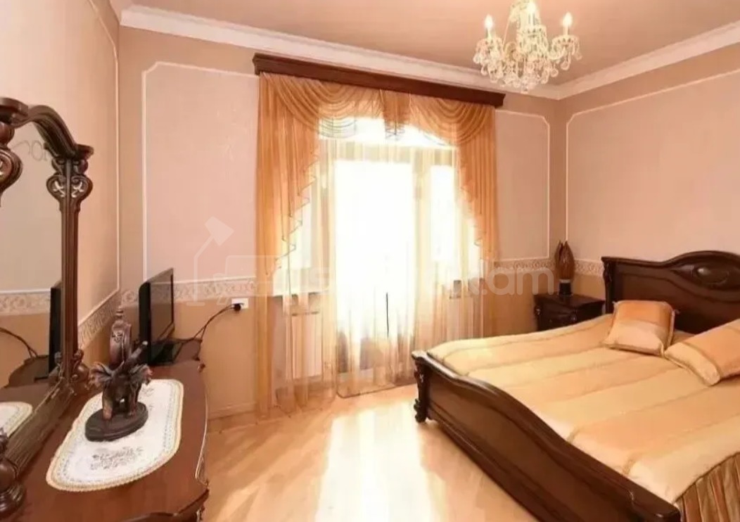 8 Սենյականոց Շքեղ Առանձնատուն, 950քմ