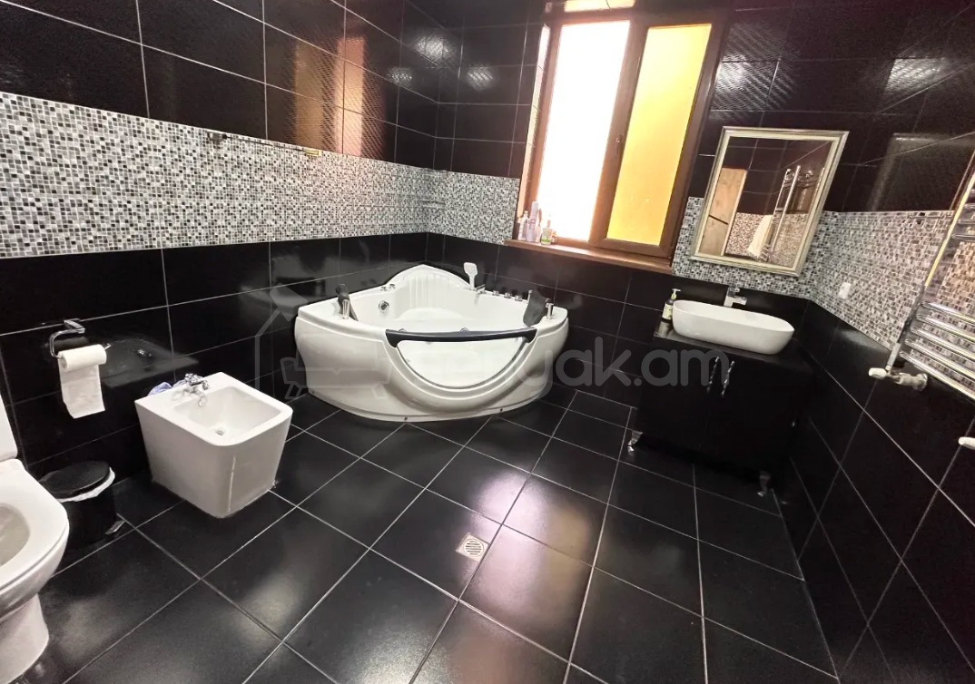 6 Սենյականոց Շքեղ Առանձնատուն, 340քմ