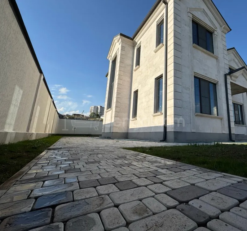 5 Սենյականոց Շքեղ Առանձնատուն, 270քմ