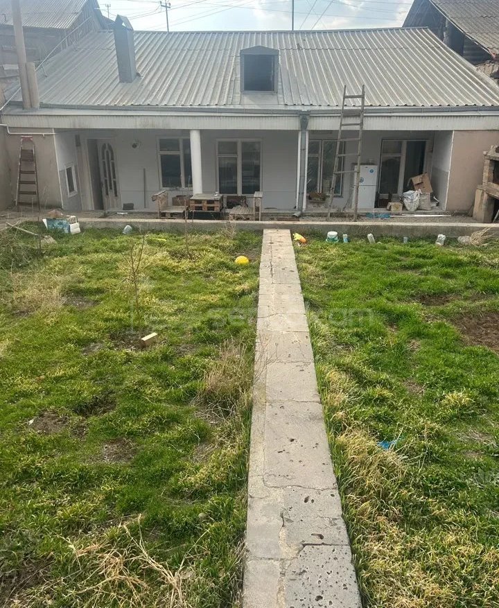 4 Սենյականոց Սեփական Տուն, 140քմ, Կոսմետիկ Վերանորոգված, Ավտոտնակով