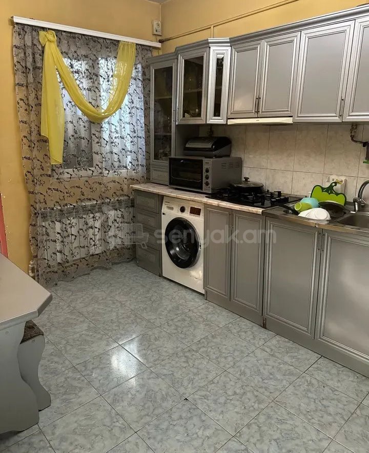 3 Սենյականոց Սեփական Տուն, 77քմ, Կոսմետիկ Վերանորոգված, Ավտոտնակով