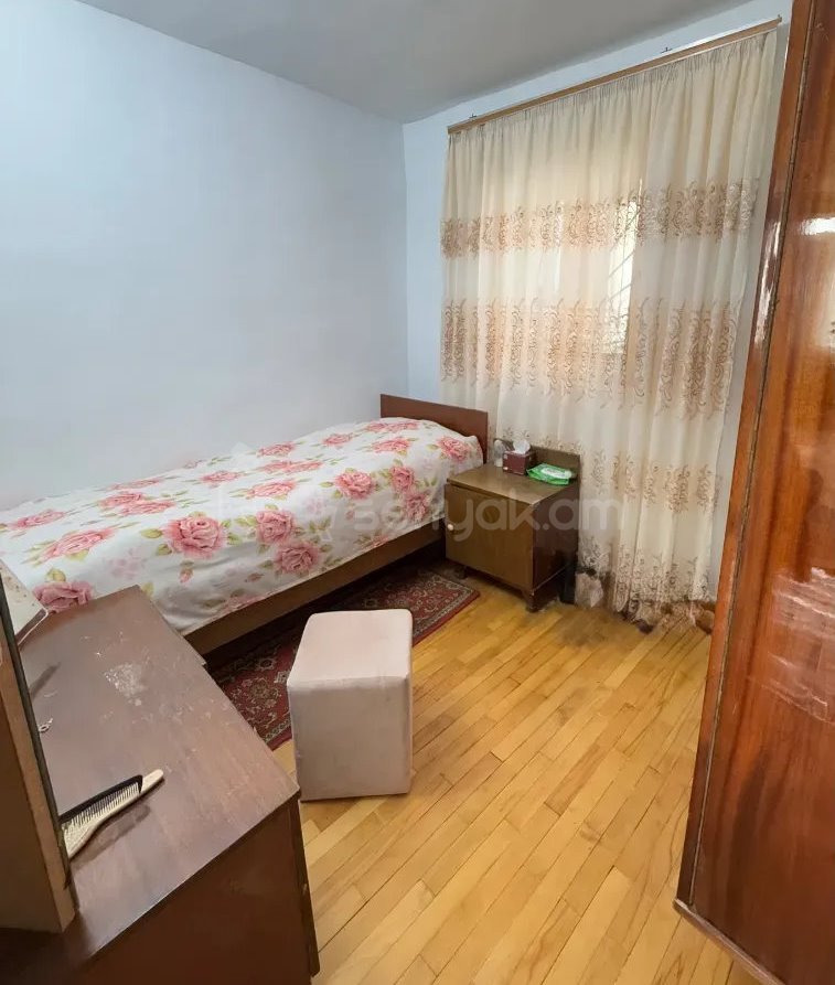 5 Սենյականոց Սեփական Տուն, 1000քմ, Կապիտալ Վերանորոգված, Ավտոտնակով