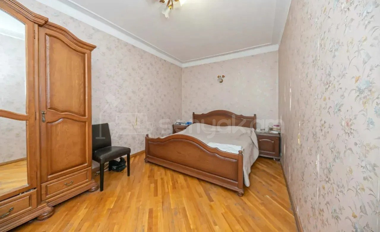 2 Սենյականոց Բնակարան Քարե Շենքում, 71քմ, 5/5 հարկ, Կապիտալ Վերանորոգված