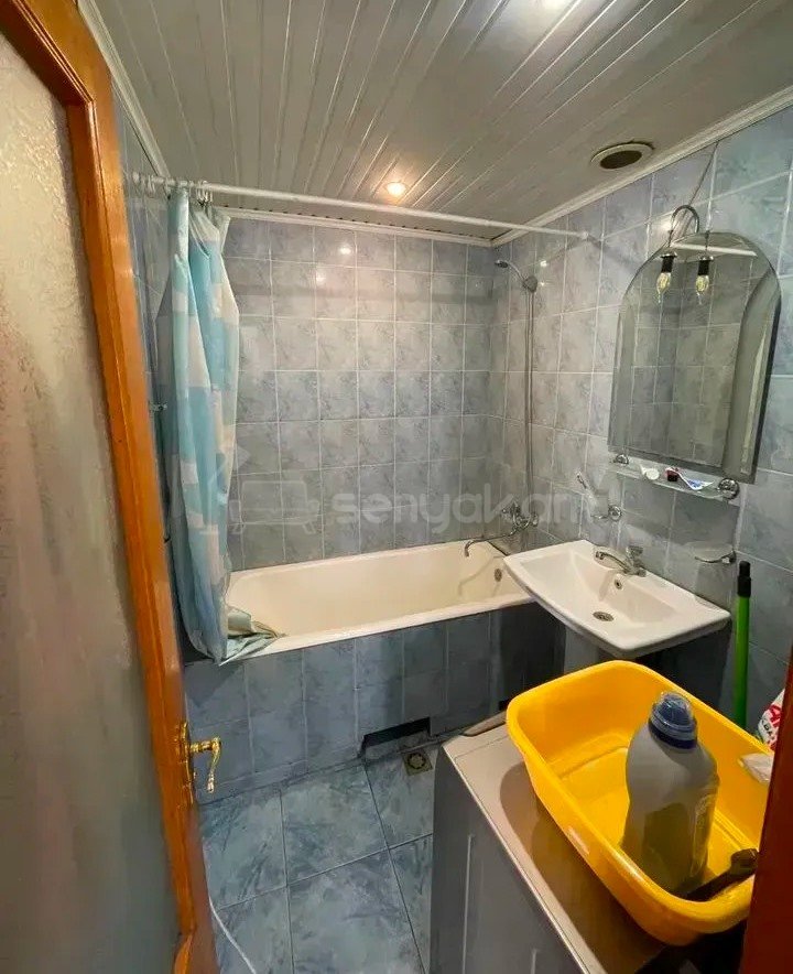 3 Սենյականոց Բնակարան Քարե Շենքում, 77քմ, 4/5 հարկ, Կապիտալ Վերանորոգված