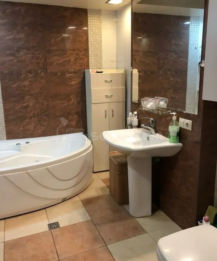 4 Սենյականոց Բնակարան, 80քմ, 9/9 հարկ, Կապիտալ Վերանորոգված