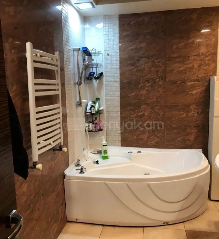 4 Սենյականոց Բնակարան, 80քմ, 9/9 հարկ, Կապիտալ Վերանորոգված