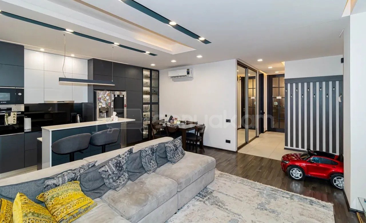 3 Սենյականոց Բնակարան Նորակառույցում, 90քմ, 4/8 հարկ, Կապիտալ Վերանորոգված