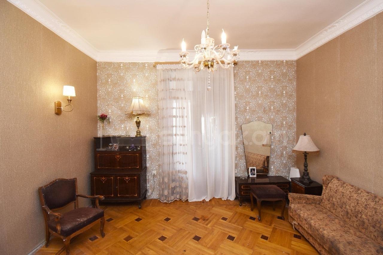 3 Սենյականոց Բնակարան Քարե Շենքում, 89քմ, 4/5 հարկ, Նորմալ Վիճակում