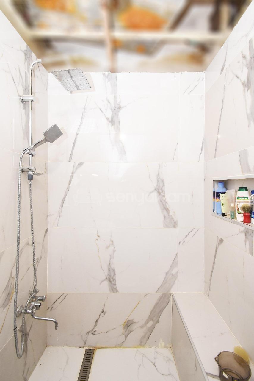 3 Սենյականոց Բնակարան Քարե Շենքում, 89քմ, 4/5 հարկ, Նորմալ Վիճակում