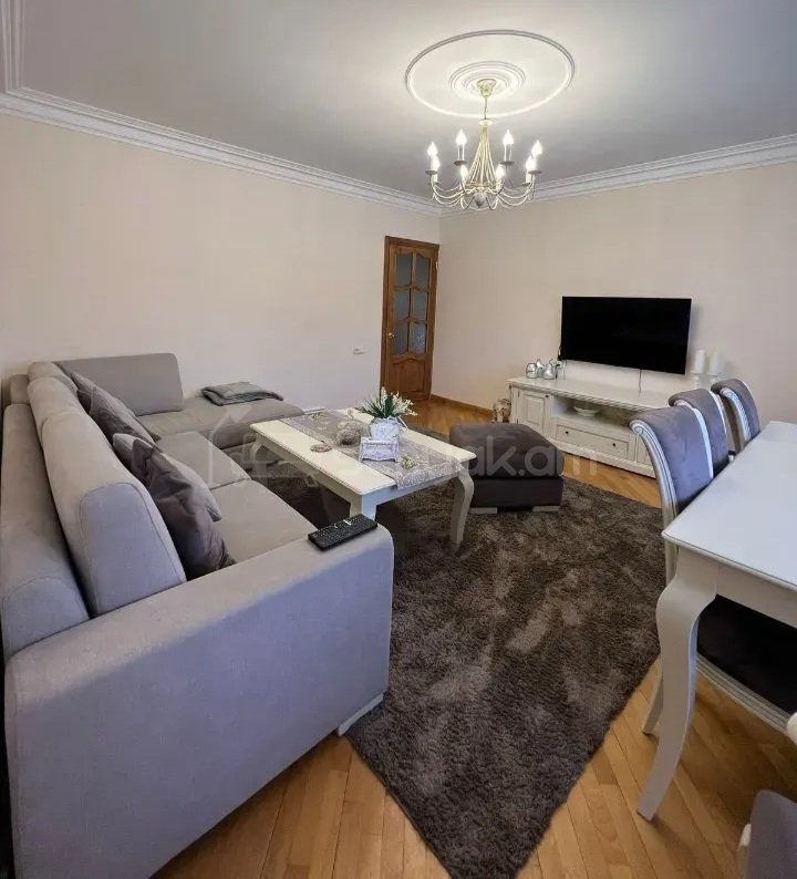 4 Սենյականոց Բնակարան, 88քմ, 2/9 հարկ, Կապիտալ Վերանորոգված