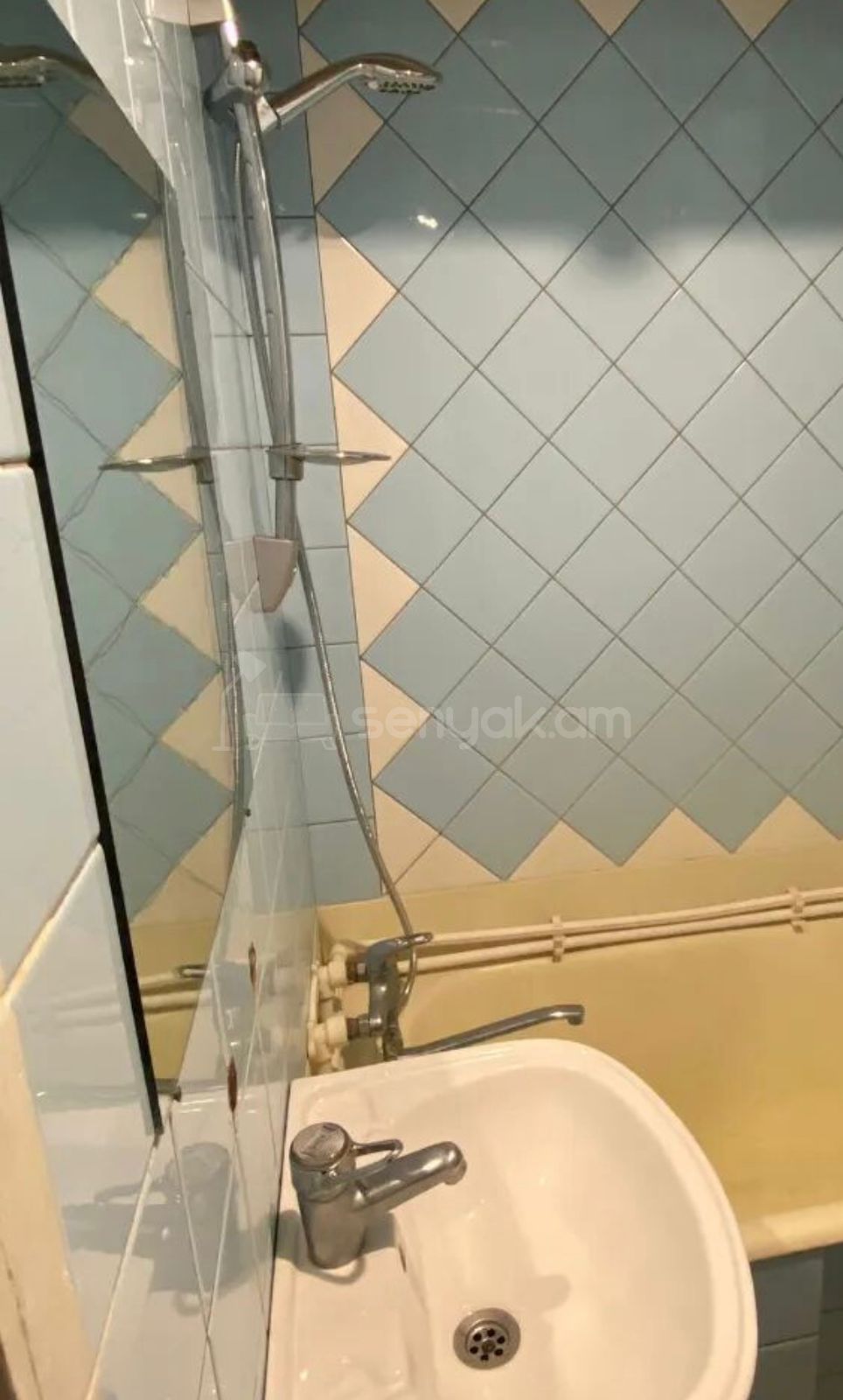 3 Սենյականոց Բնակարան, 73քմ, 6/6 հարկ, Նորմալ Վիճակում, Կահավորված