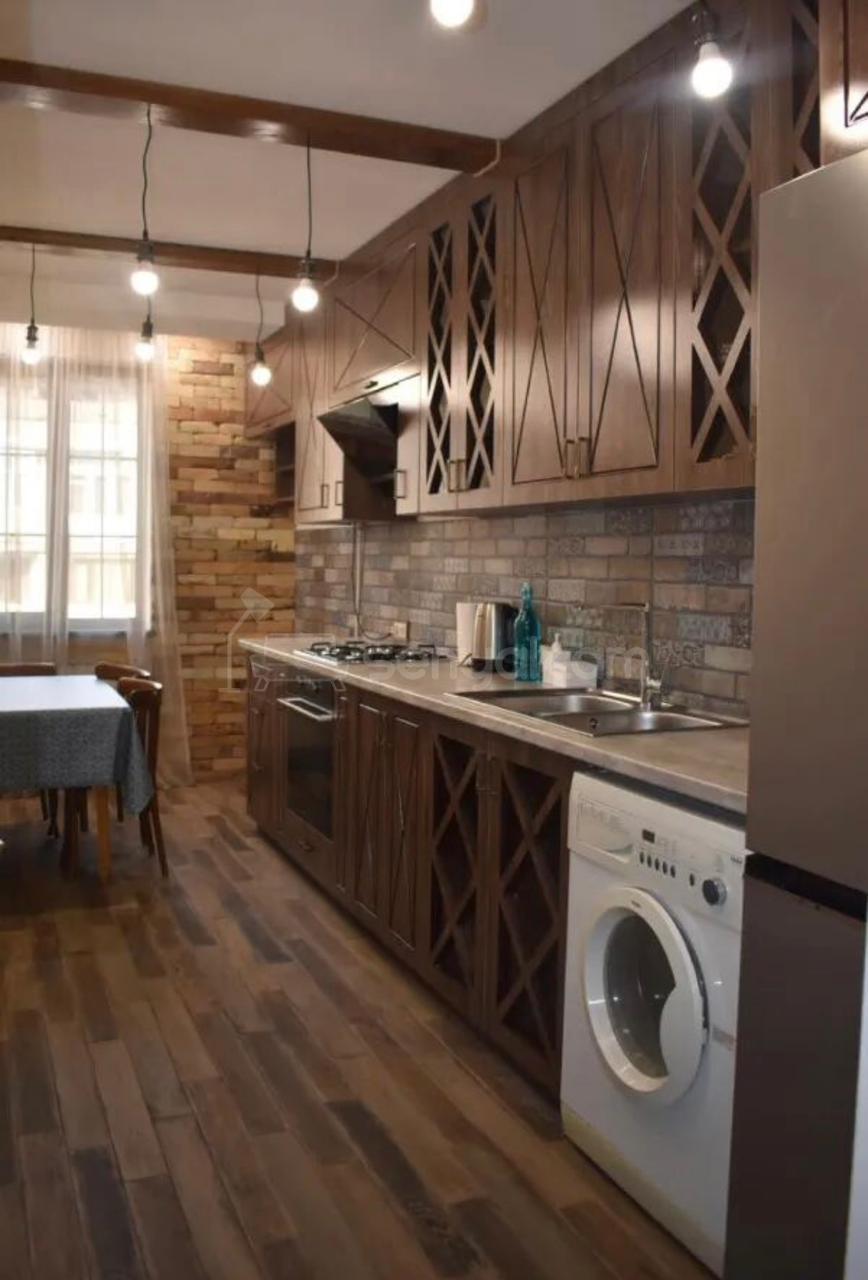 2 Սենյականոց Բնակարան Քարե Շենքում, 76քմ, 5/7 հարկ, Կապիտալ Վերանորոգված, Կահավորված