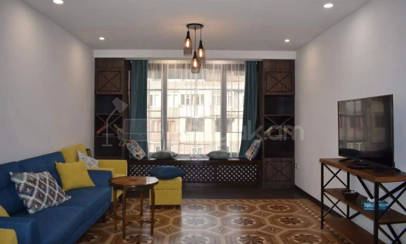 2 Սենյականոց Բնակարան Քարե Շենքում, 76քմ, 5/7 հարկ, Կապիտալ Վերանորոգված, Կահավորված