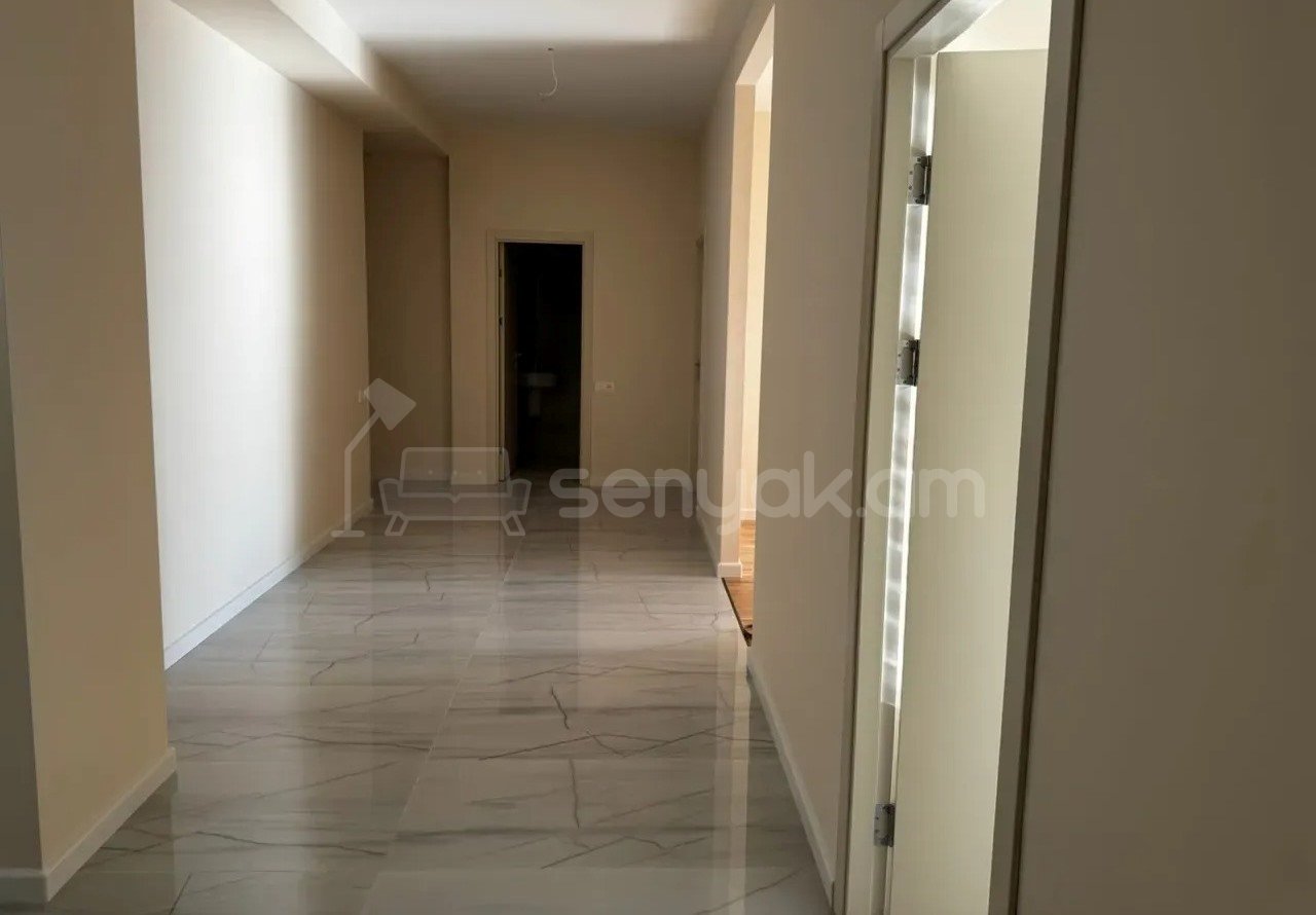 4 Սենյականոց Բնակարան Նորակառույցում, 112քմ, 10/16 հարկ, Կապիտալ Վերանորոգված