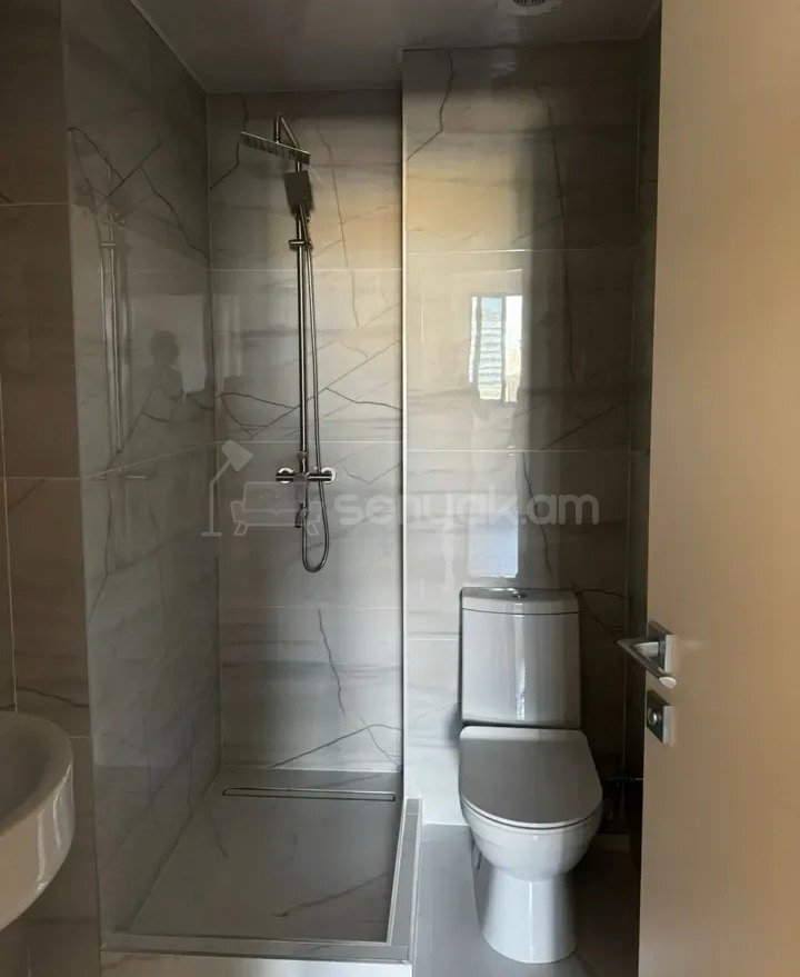 4 Սենյականոց Բնակարան Նորակառույցում, 112քմ, 10/16 հարկ, Կապիտալ Վերանորոգված