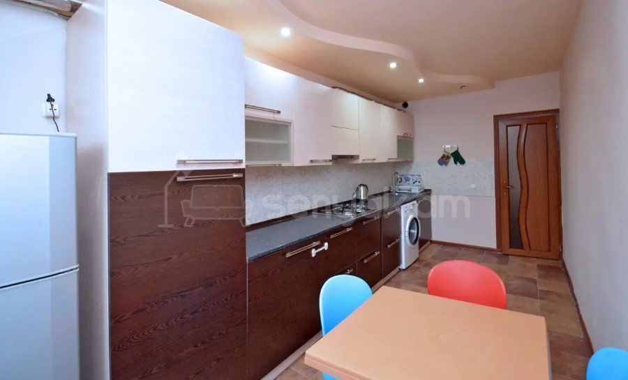 3 Սենյականոց Բնակարան, 90քմ, 2/9 հարկ, Դիզայներական Վերանորոգված, Կահավորված