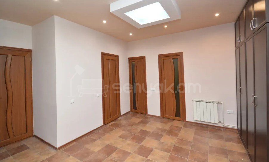 3 Սենյականոց Բնակարան, 90քմ, 2/9 հարկ, Դիզայներական Վերանորոգված, Կահավորված