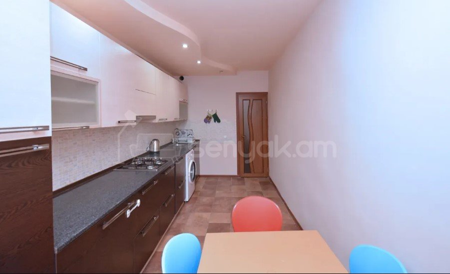 3 Սենյականոց Բնակարան, 90քմ, 2/9 հարկ, Դիզայներական Վերանորոգված, Կահավորված