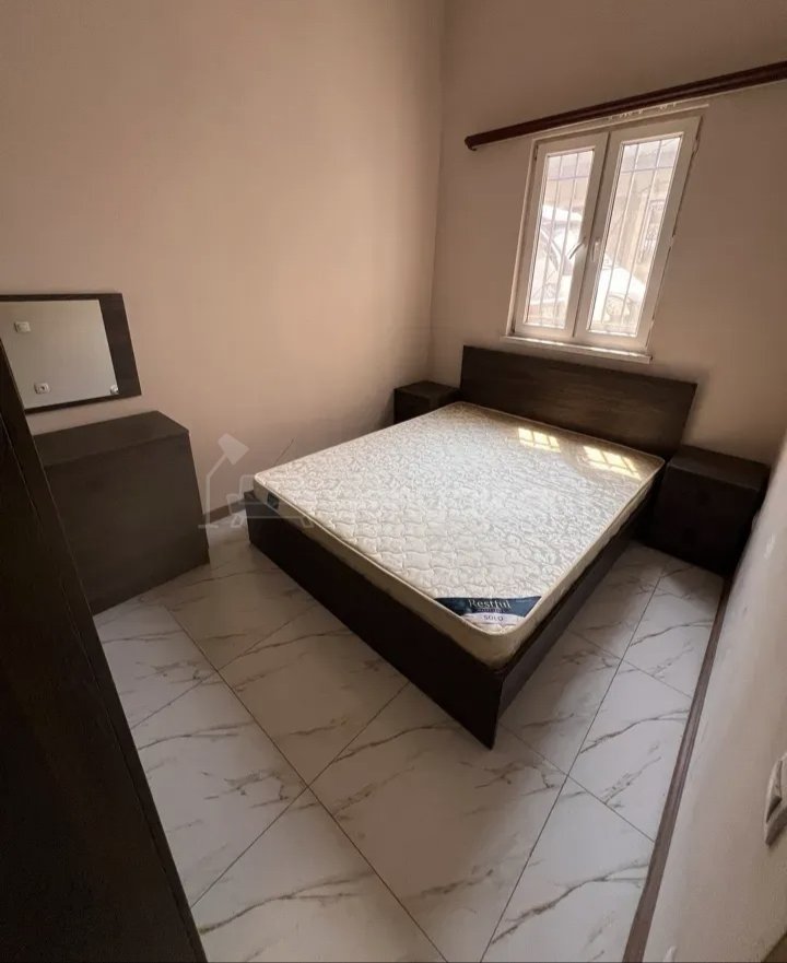 2 Սենյականոց Բնակարան Քարե Շենքում, 50քմ, 1/1 հարկ, Կապիտալ Վերանորոգված, Կահավորված