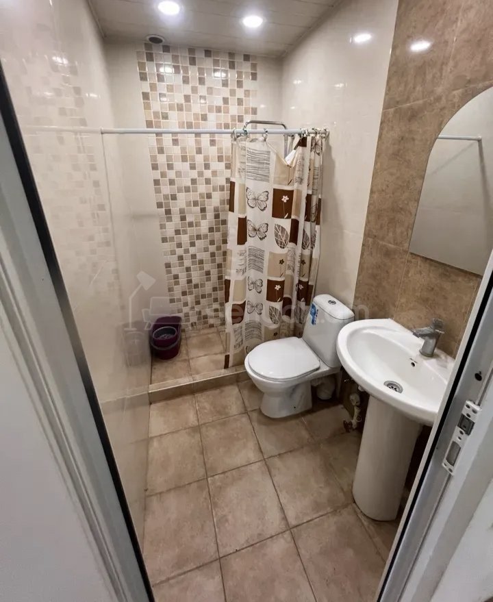 2 Սենյականոց Բնակարան Քարե Շենքում, 50քմ, 1/1 հարկ, Կապիտալ Վերանորոգված, Կահավորված