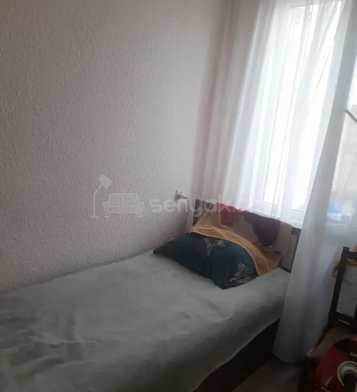 3 Սենյականոց Բնակարան Քարե Շենքում, 67քմ, 1/1 հարկ, Նորմալ Վիճակում, Կահավորված