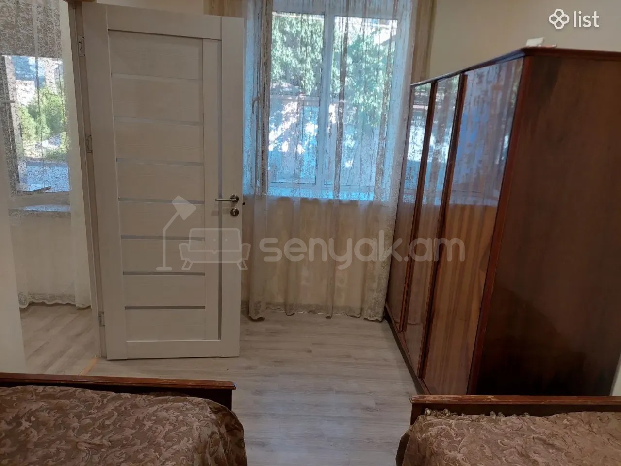 2 Սենյականոց Բնակարան Քարե Շենքում, 40քմ, 1/1 հարկ, Նորմալ Վիճակում, Կահավորված