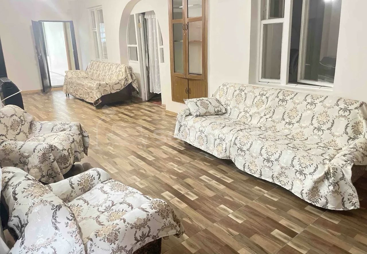 3 Սենյականոց Բնակարան Քարե Շենքում, 78քմ, 1/1 հարկ, Նորմալ Վիճակում, Կահավորված, Արևկող