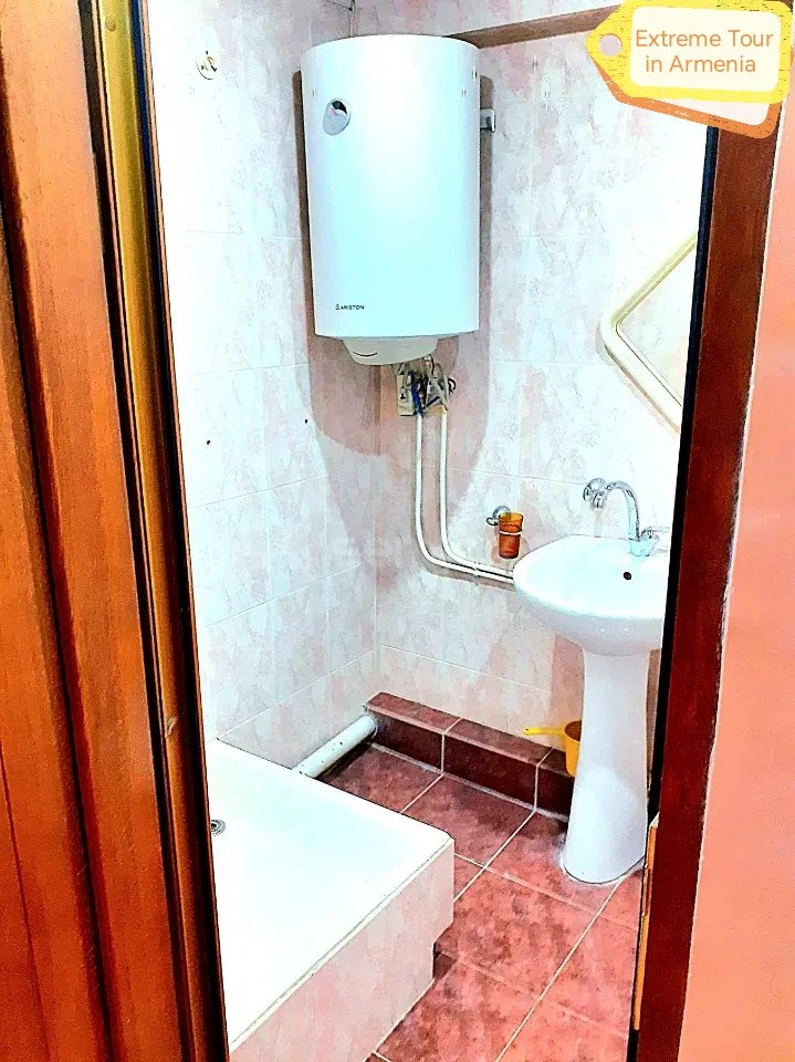 1 Սենյականոց Բնակարան, 40քմ, 4/8 հարկ, Նորմալ Վիճակում, Կահավորված, Արևկող