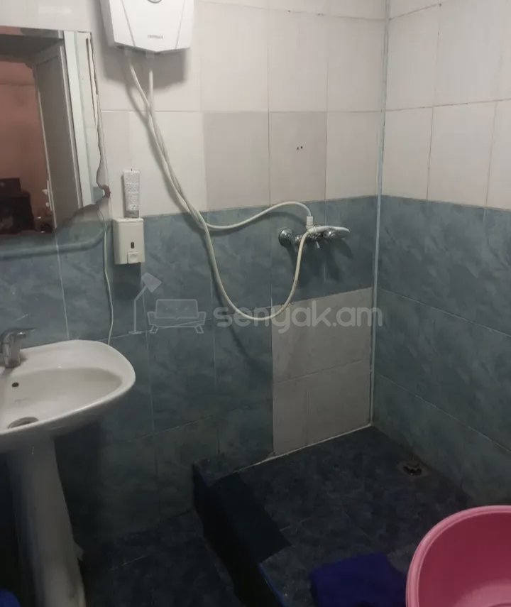 1 Սենյականոց Բնակարան, 45քմ, 4/9 հարկ, Նորմալ Վիճակում, Կահավորված, Արևկող