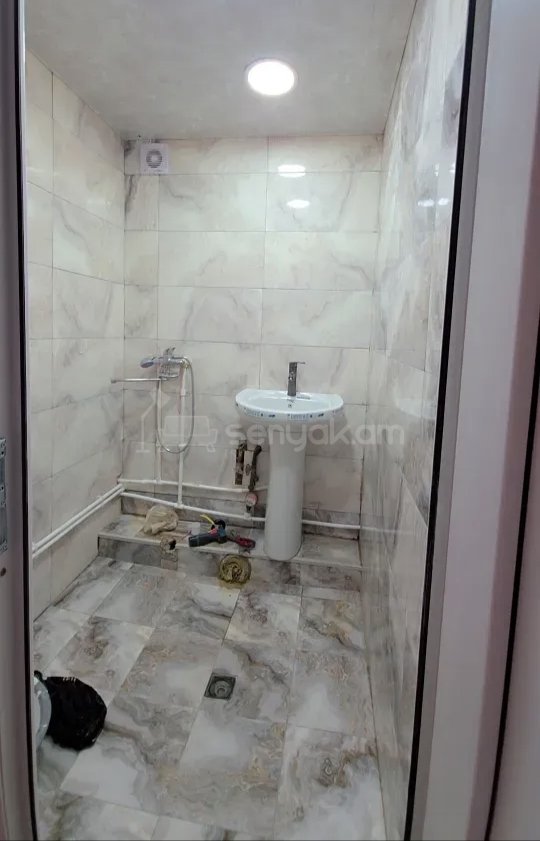 3 Սենյականոց Բնակարան, 78քմ, 5/9 հարկ, Նորմալ Վիճակում