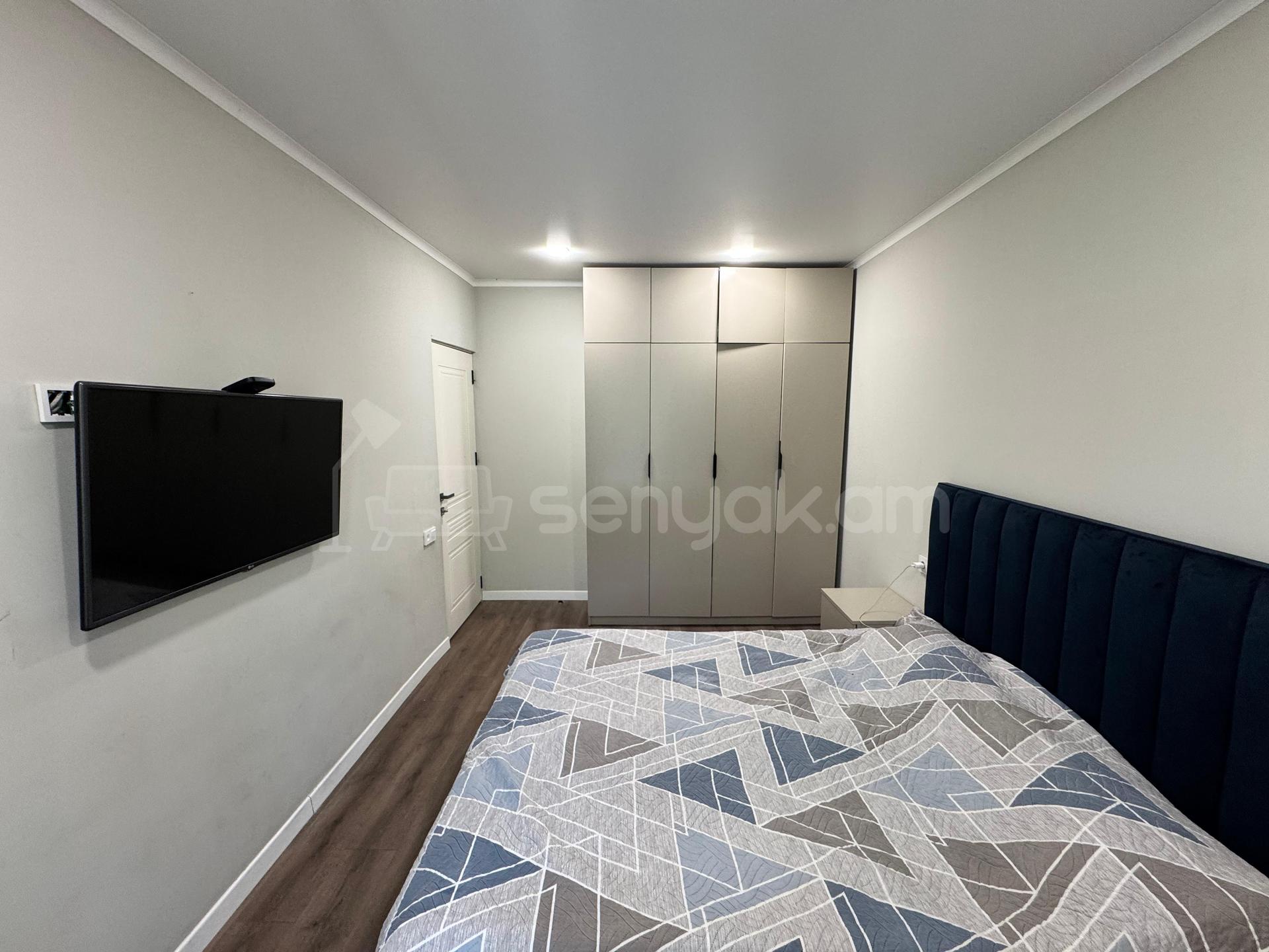 4 Սենյականոց Բնակարան Քարե Շենքում, 85քմ, 2/5 հարկ, Կապիտալ Վերանորոգված