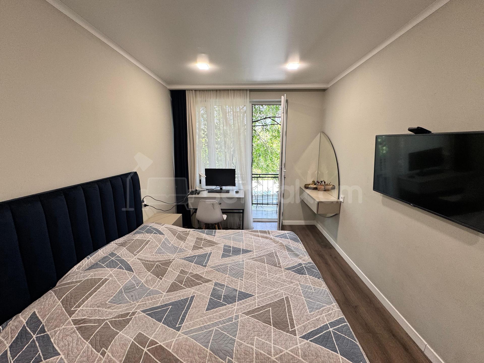 4 Սենյականոց Բնակարան Քարե Շենքում, 85քմ, 2/5 հարկ, Կապիտալ Վերանորոգված