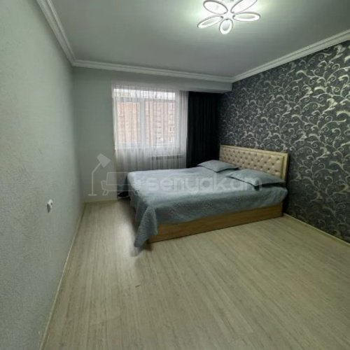 3 Սենյականոց Բնակարան Քարե Շենքում, 100քմ, 4/5 հարկ, Կապիտալ Վերանորոգված, Կահավորված, Արևկող