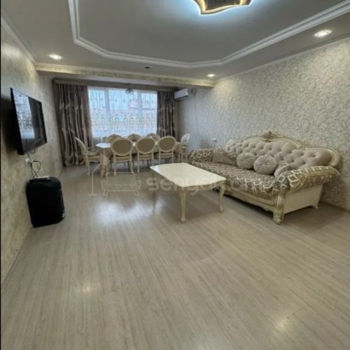 3 Սենյականոց Բնակարան Քարե Շենքում, 100քմ, 4/5 հարկ, Կապիտալ Վերանորոգված, Կահավորված, Արևկող