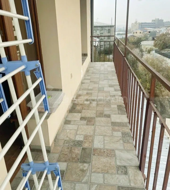 4 Սենյականոց Բնակարան Նորակառույց Քարե Շենքում, 160քմ, 5/5 հարկ, Կապիտալ Վերանորոգված