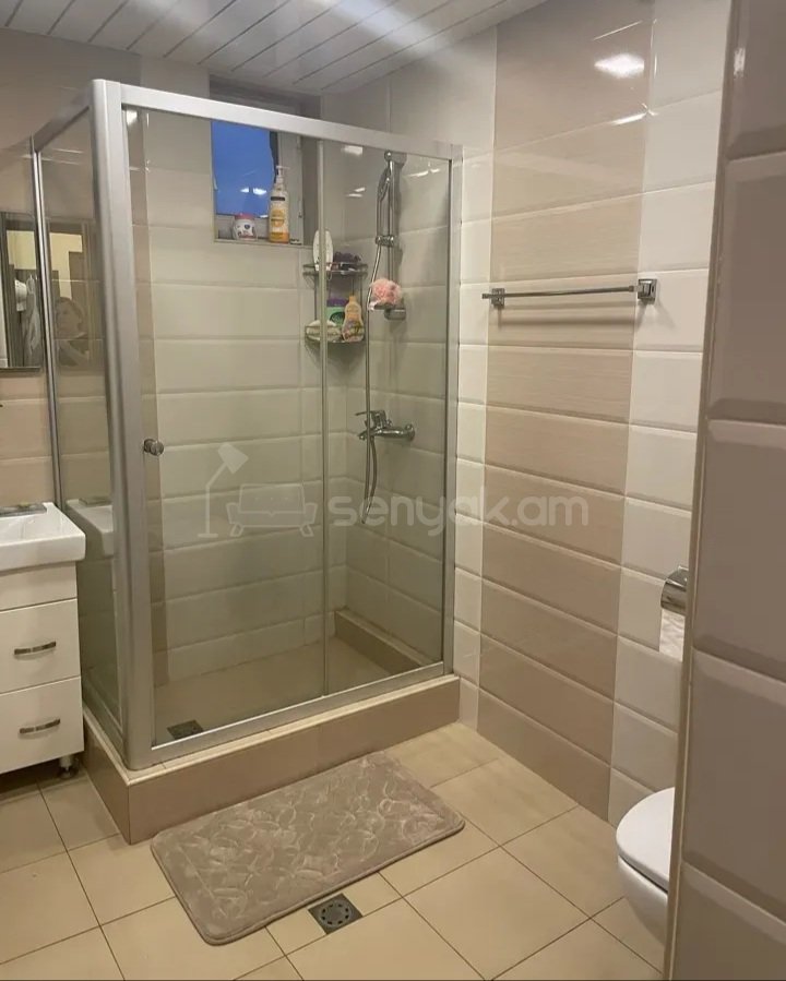 4 Սենյականոց Բնակարան Նորակառույց Քարե Շենքում, 160քմ, 5/5 հարկ, Կապիտալ Վերանորոգված