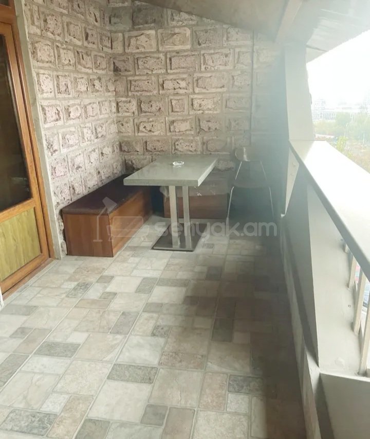 4 Սենյականոց Բնակարան Նորակառույց Քարե Շենքում, 160քմ, 5/5 հարկ, Կապիտալ Վերանորոգված