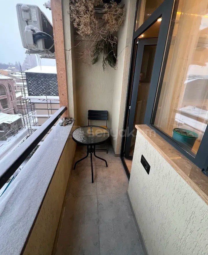 2 Սենյականոց Բնակարան Նորակառույցում, 38քմ, 5/7 հարկ, Կապիտալ Վերանորոգված