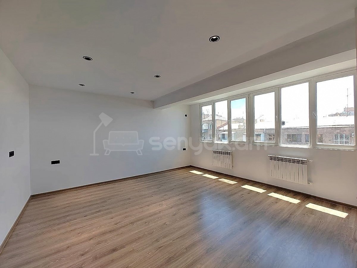 2 Սենյականոց Բնակարան Քարե Շենքում, 51քմ, 4/5 հարկ, Կապիտալ Վերանորոգված