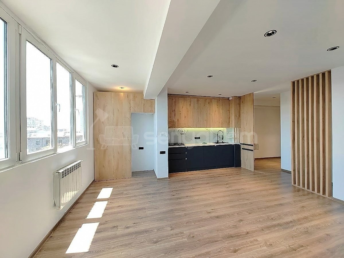 2 Սենյականոց Բնակարան Քարե Շենքում, 51քմ, 4/5 հարկ, Կապիտալ Վերանորոգված