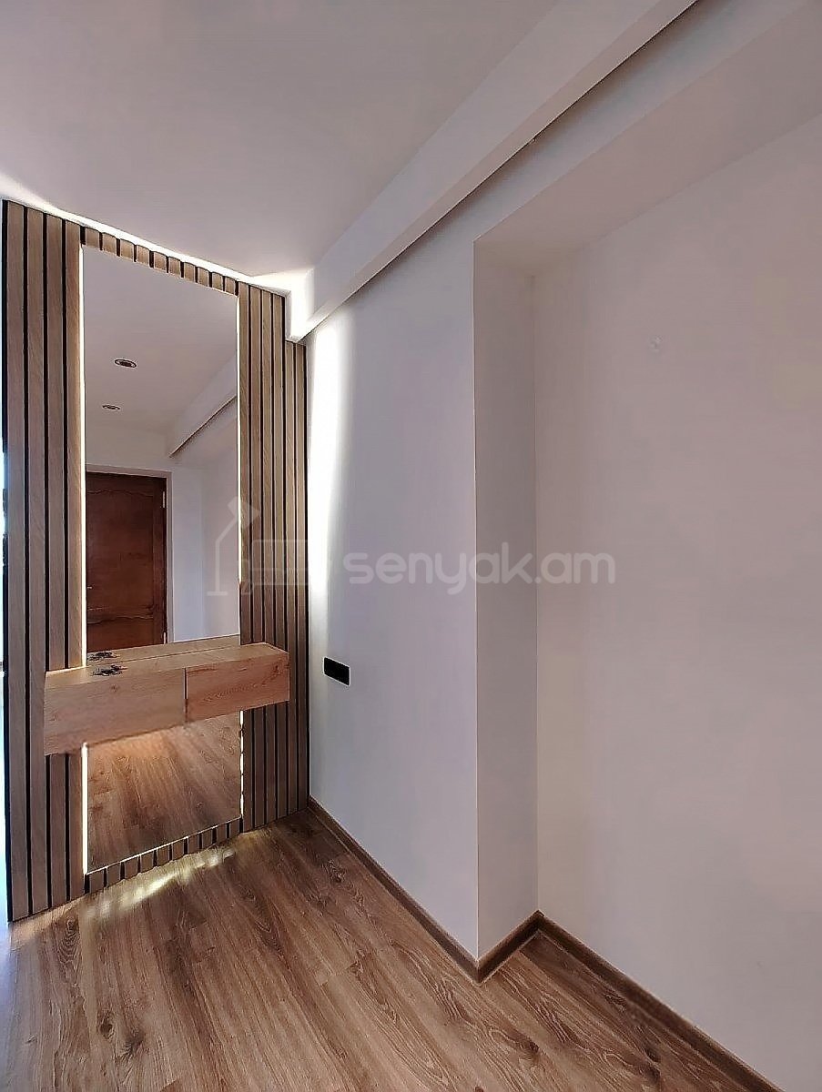 2 Սենյականոց Բնակարան Քարե Շենքում, 51քմ, 4/5 հարկ, Կապիտալ Վերանորոգված