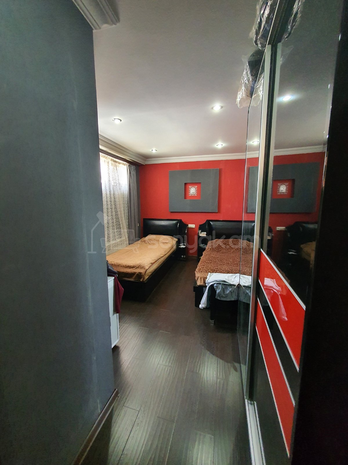 3 Սենյականոց Բնակարան Քարե Շենքում, 125քմ, 5/5 հարկ, Կապիտալ Վերանորոգված