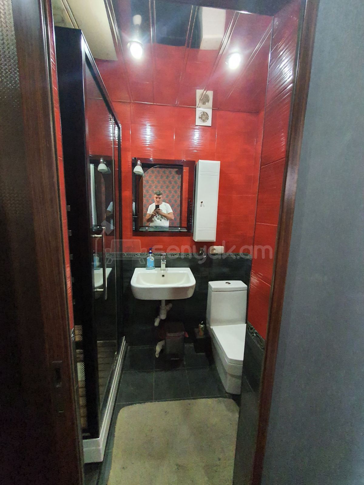 3 Սենյականոց Բնակարան Քարե Շենքում, 125քմ, 5/5 հարկ, Կապիտալ Վերանորոգված