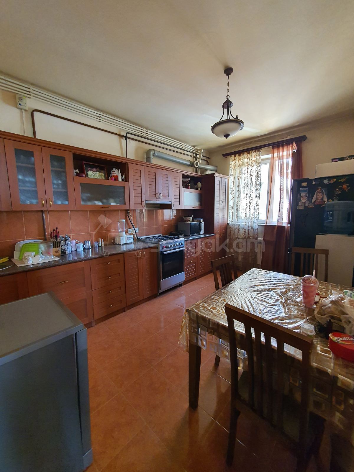 3 Սենյականոց Բնակարան Քարե Շենքում, 125քմ, 5/5 հարկ, Կապիտալ Վերանորոգված