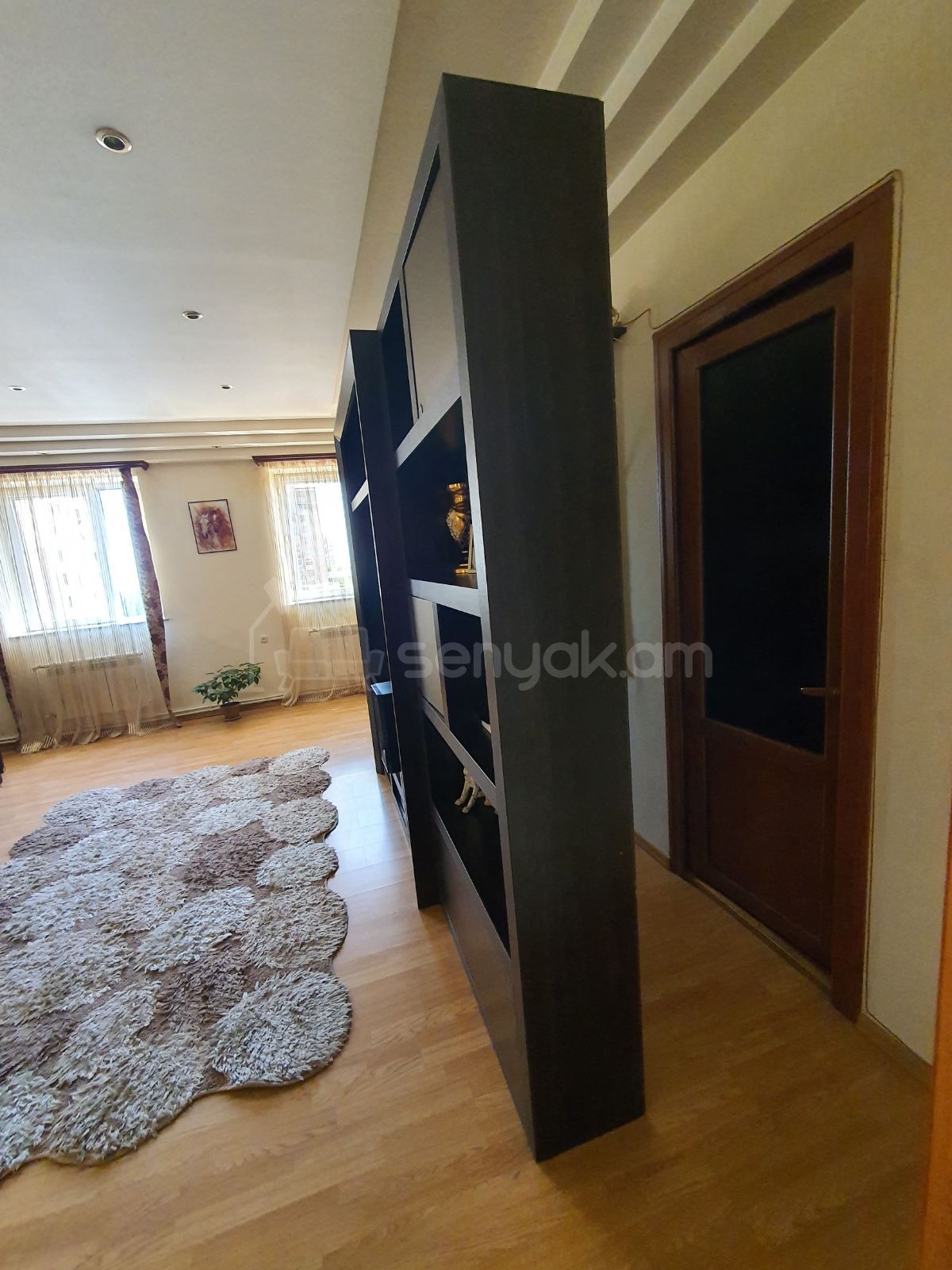 3 Սենյականոց Բնակարան Քարե Շենքում, 125քմ, 5/5 հարկ, Կապիտալ Վերանորոգված